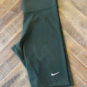 Nike Biker Shorts Green Size S